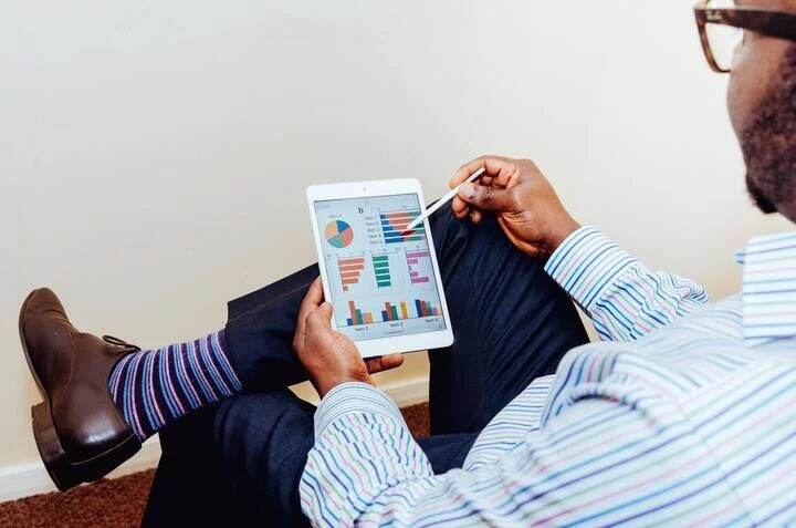 Featured image for article: Overcome Low Sales With Target Customer Feedback by Jeremiah Krakowski